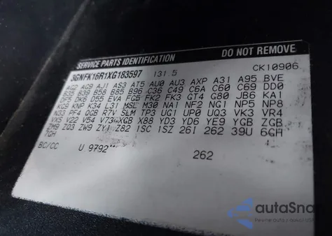 1999 Chevrolet Suburban K1500 z USA, uszkodzony, nr VIN 3GNFK16R1XG183597